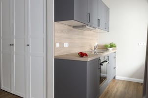 Refrigerador, placa de cocina, cafetera/tetera, tetera/pava eléctrica