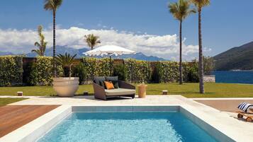 Vila com design assinado, 4 quartos (Lovcen) | Fachada