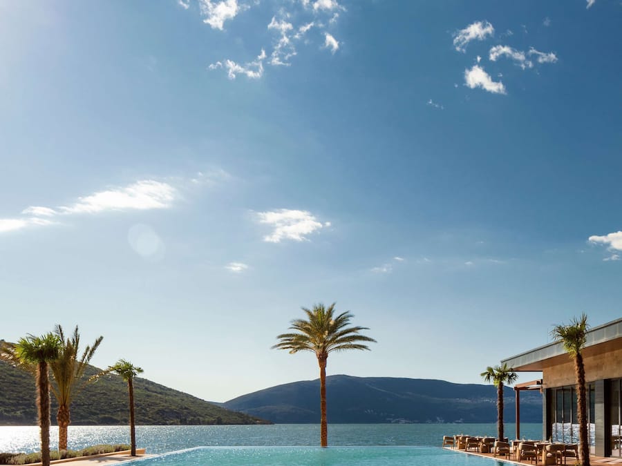 Indoor pool, seasonal outdoor pool, sun loungers