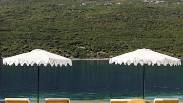 Vila com design assinado, 4 quartos (Lovcen) | Terraço/pátio