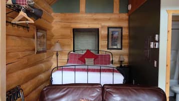 1 bedroom, individually decorated, individually furnished