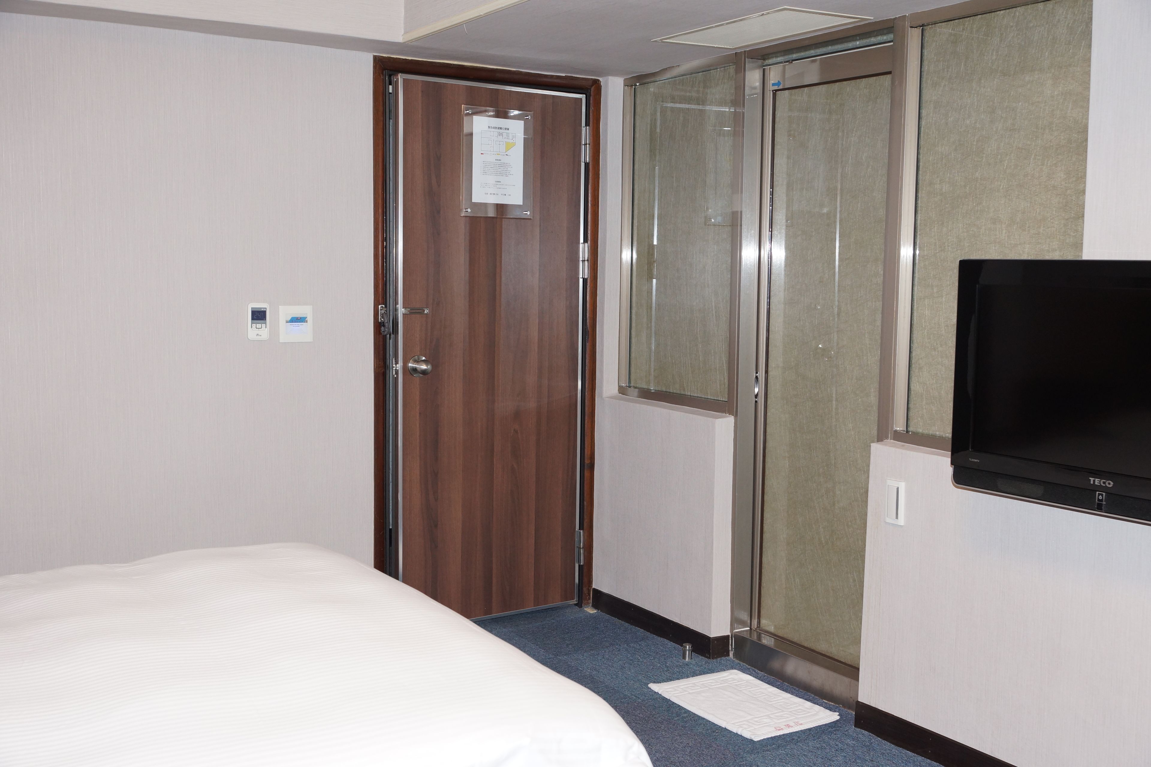 economy double room | desk, blackout curtains, free wifi, bed sheets