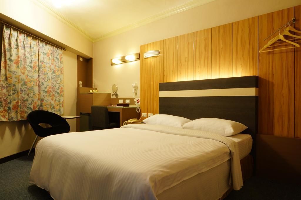 economy double room | desk, blackout curtains, free wifi, bed sheets