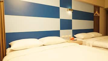 Habitació familiar | Escriptori, cortines opaques, wifi gratuïta i roba de llit