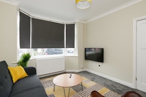 Three-Bedroom House | Living area | Flat-screen TV, Netflix, streaming services - King Street (Nottingham)