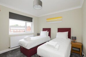 Three-Bedroom House | 3 bedrooms, desk, laptop workspace, iron/ironing board - King Street (Nottingham)