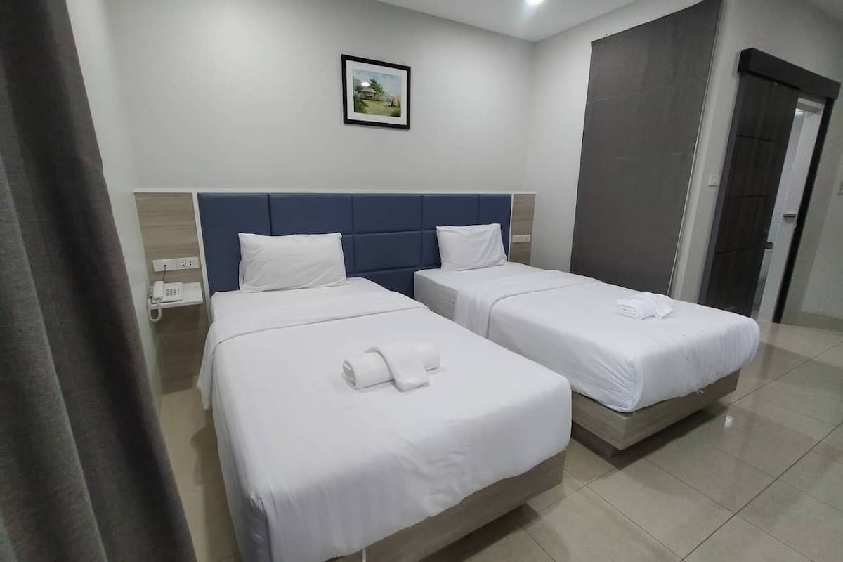 superior twin room | desk, free wifi, bed sheets