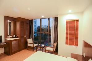 Deluxe Room | 1 bedroom, minibar, in-room safe, desk - Hotel Blue Rose (Hai Phong)