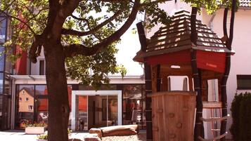 AuĂen-Kinderspielplatz