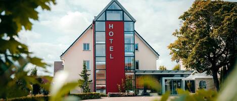 المنشأة من الخارج