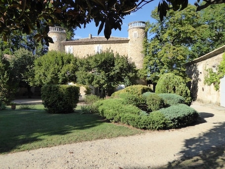 Façade de l’hébergement. Domaine de Lamartine chambres d'hotes