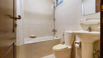 Shower, free toiletries, bathrobes, slippers