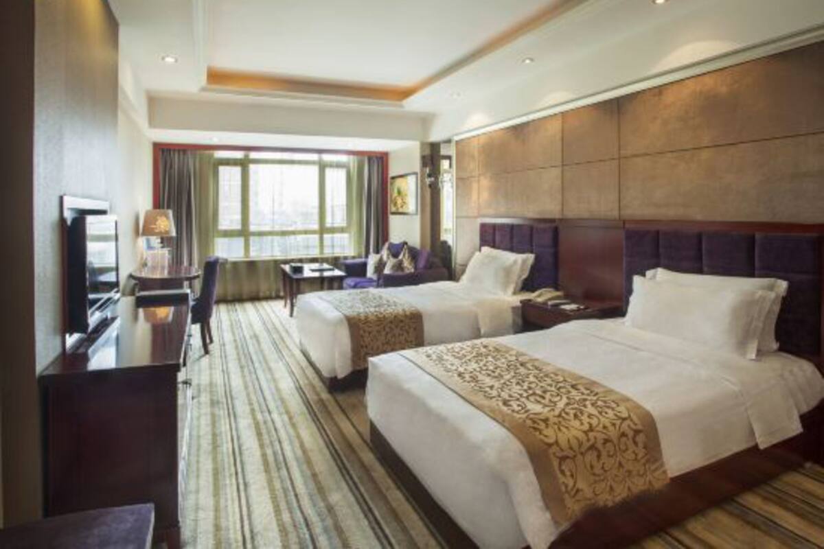 Comfort Twin Room | Desk, blackout drapes, free WiFi