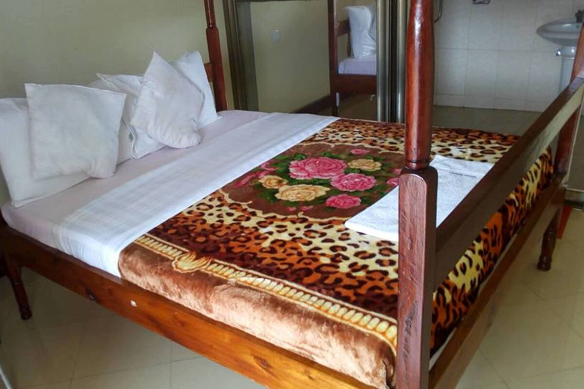 Hypo-allergenic bedding available, memory foam beds, desk