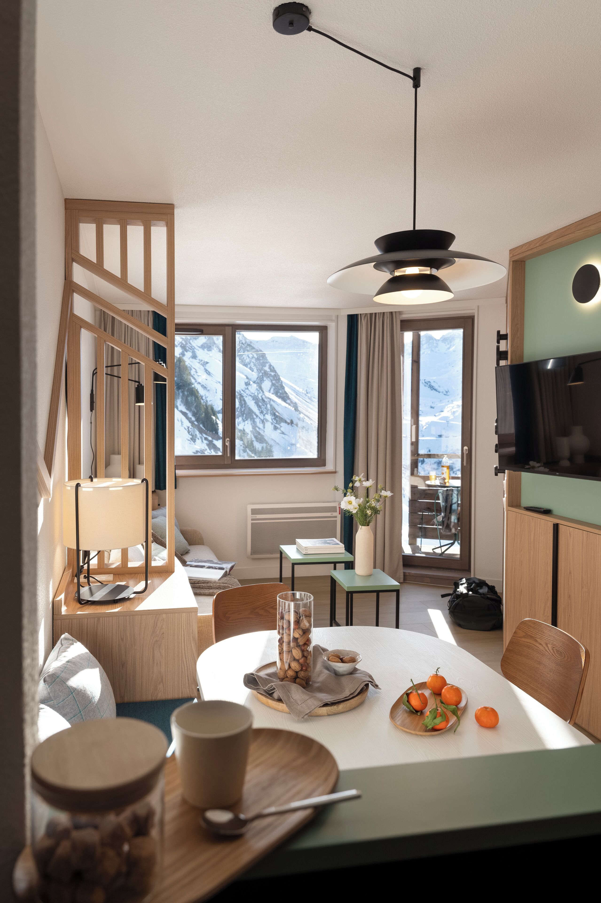 Appartement 4 personnes - 1 chambre - Balcon - Vue Montagne | Wohnbereich | Fernseher