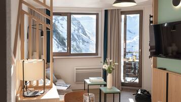 Appartement 4 personnes - 1 chambre - Balcon - Vue Montagne | Wohnbereich | Fernseher