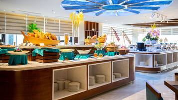 Café da manhã com buffet todos os dias (VND 400000 por pessoa)