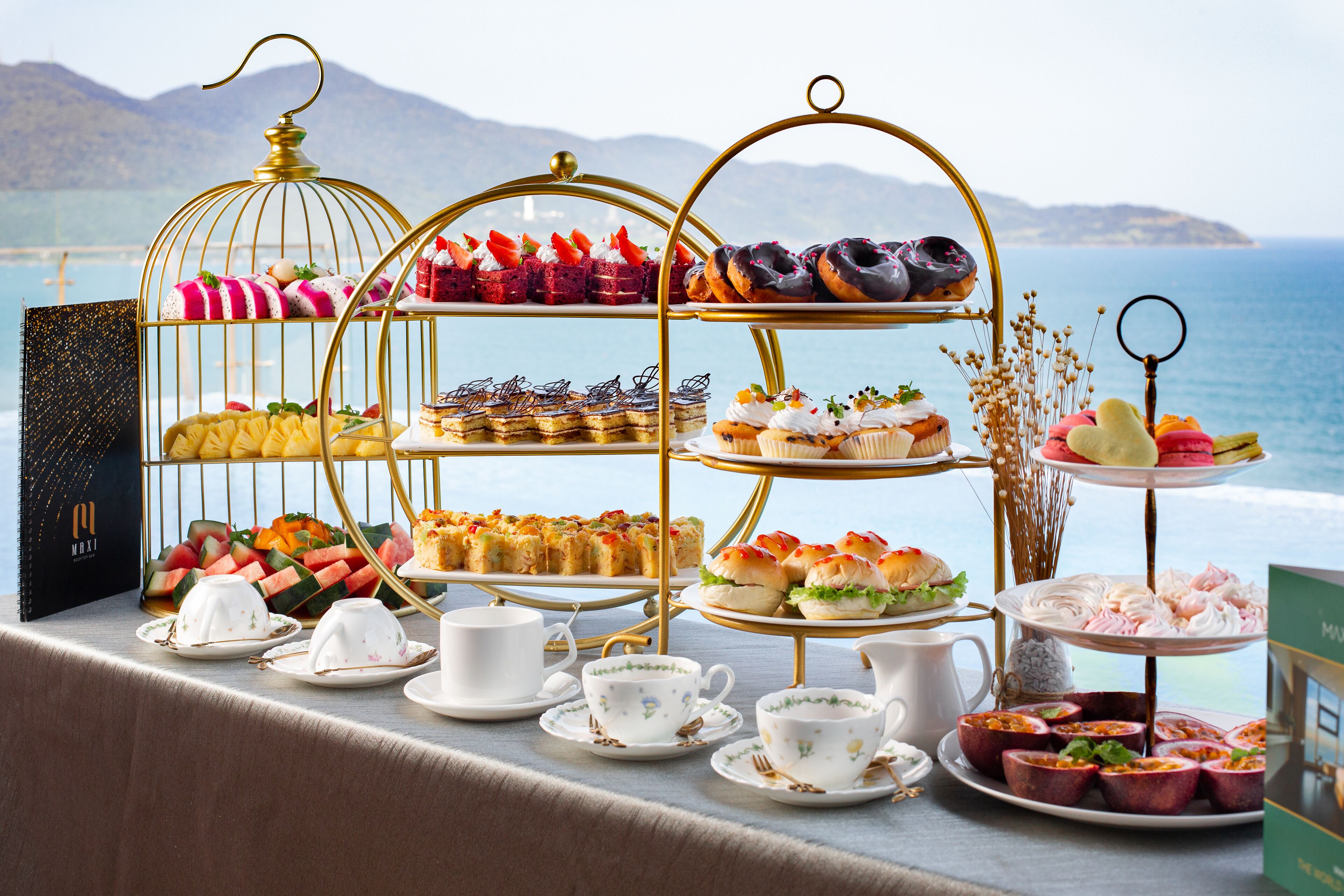 breakfast, lunch, dinner served; local and international cuisine