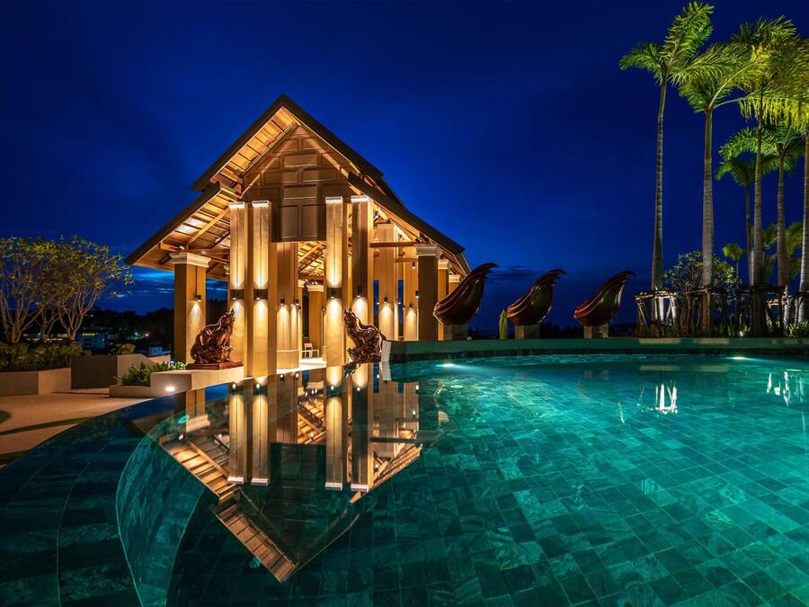 Bar en bord de piscine