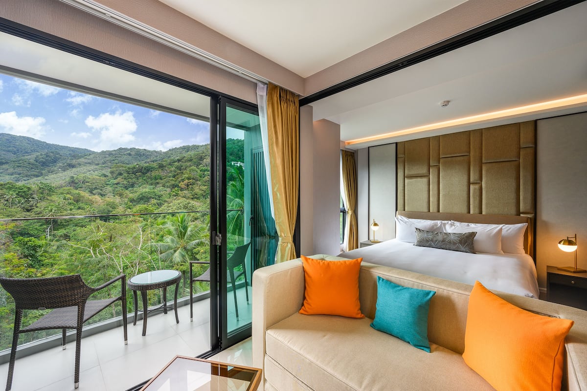 deluxe room | balcony view