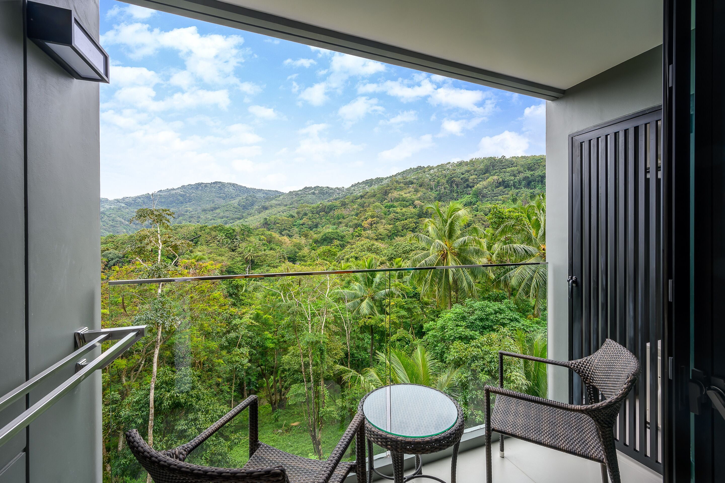 deluxe room | balcony