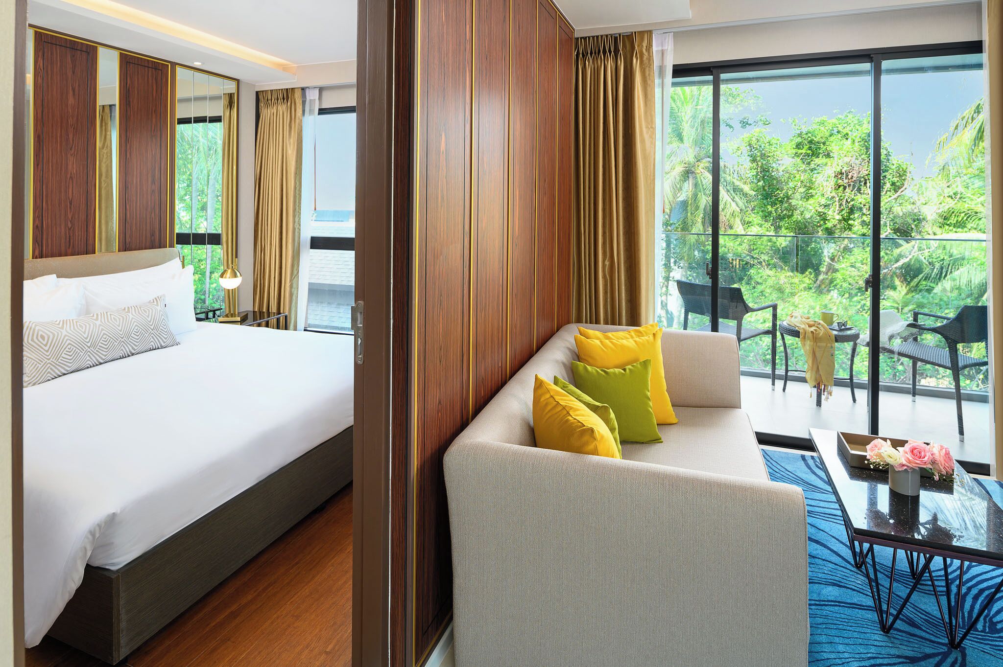 Minibar, in-room safe, individually decorated, individually furnished