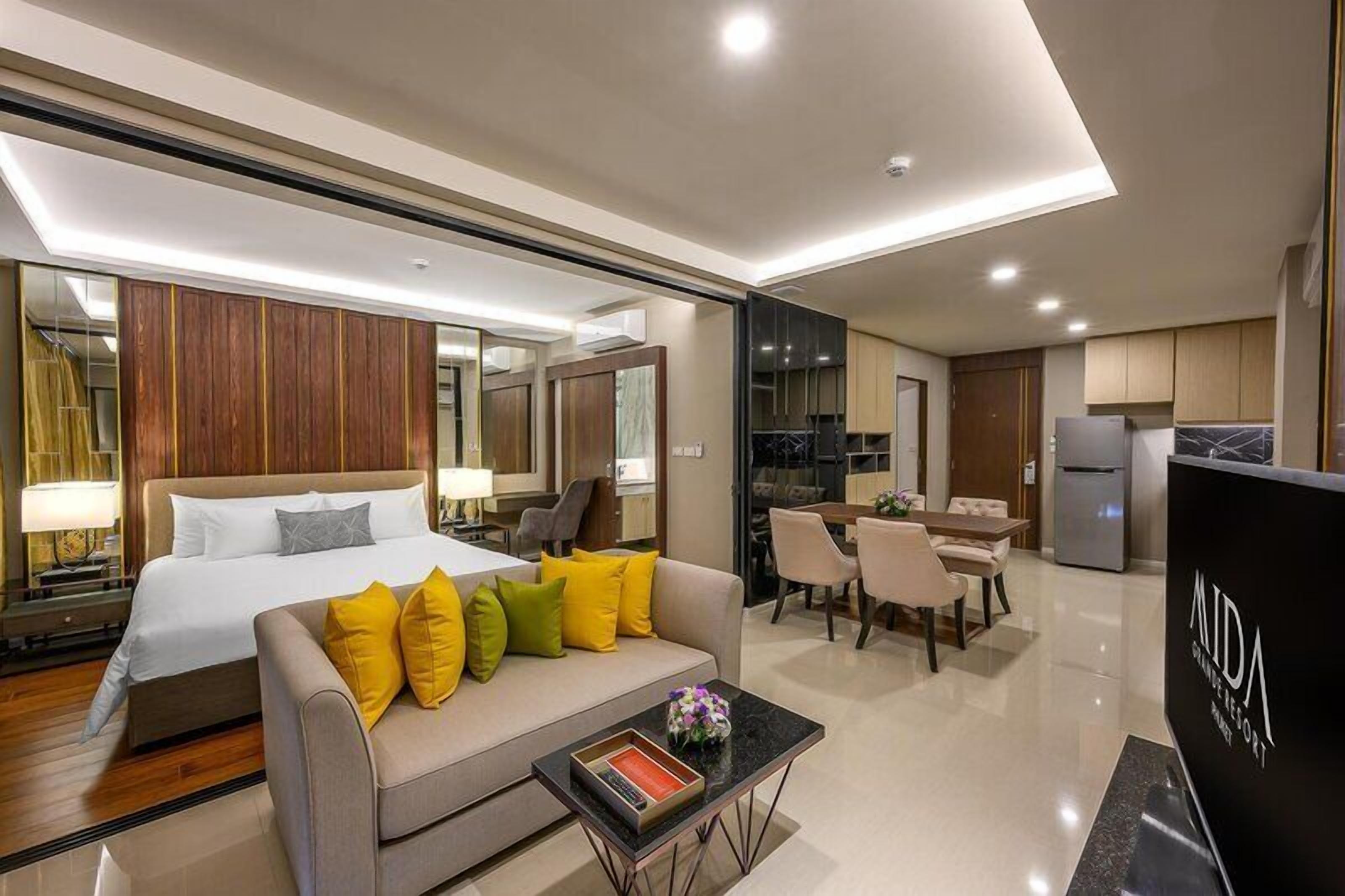 Grande 2 Bedroom Suite Ocean View with Plunge Pool | Minibar, in-room safe, desk, laptop workspace