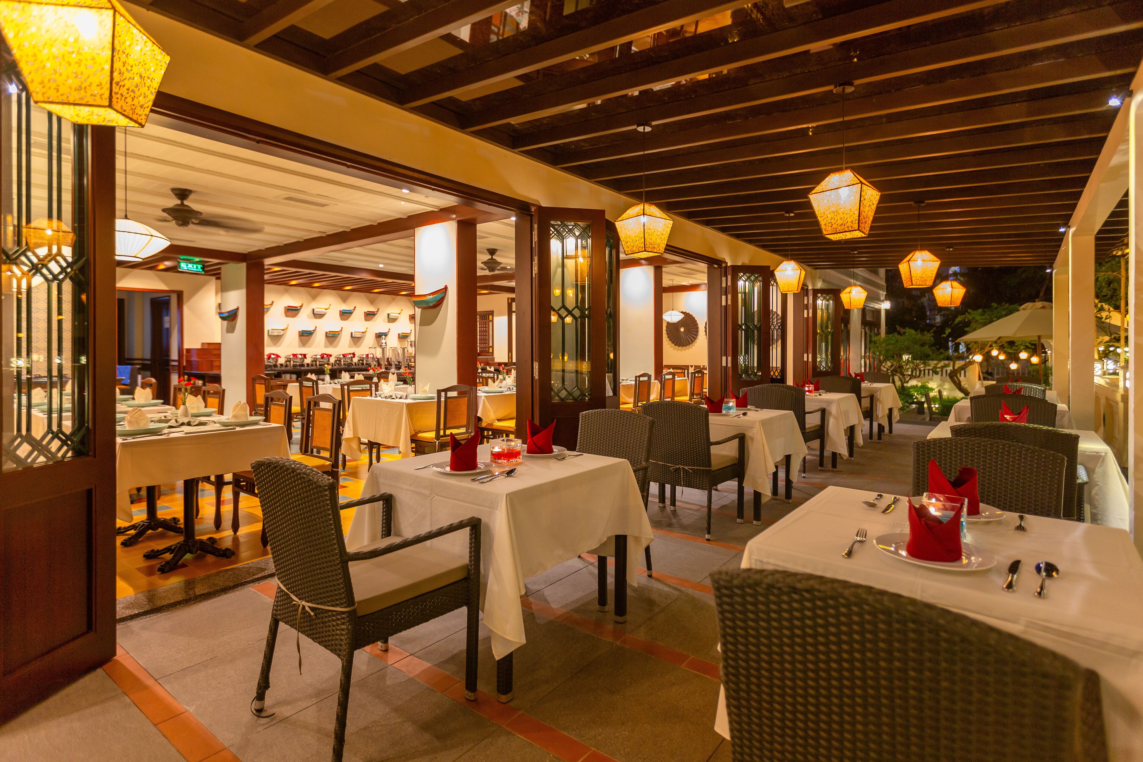 lunch and dinner served, local and international cuisine