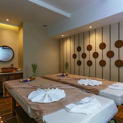 Couples treatment room(s), steam room, body treatments, body wraps