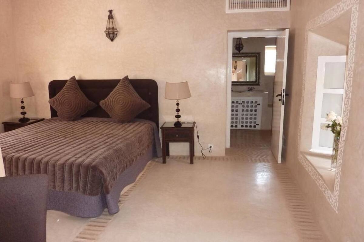 1 habitación, ropa de cama de alta calidad y decoración personalizada