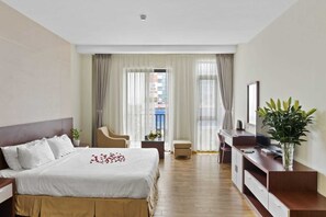 Premium bedding, desk, laptop workspace, free WiFi - Nara Hotel (Bac Ninh)