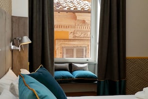 Deluxe-Zimmer, Stadtblick | 1 Schlafzimmer, Bettwäsche aus ägyptischer Baumwolle