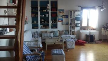 Hus - 3 sovrum | Vardagsrum | Platt-tv och dvd-spelare