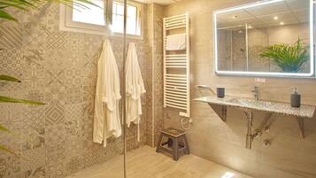 Villa, Multiple Beds | Bathroom | Separate tub and shower, deep soaking tub, hair dryer, towels