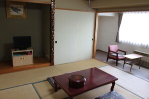 Caja de seguridad en la habitación, escritorio y wifi gratis 