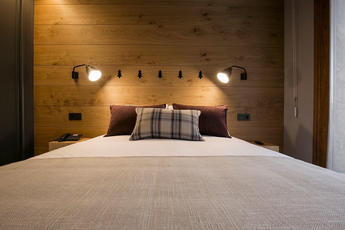 Double or Twin Room | In-room safe, blackout drapes, soundproofing, free WiFi