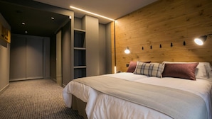 In-room safe, blackout drapes, soundproofing, WiFi (free) - Xalet Montana - Adults Only (Soldeu)