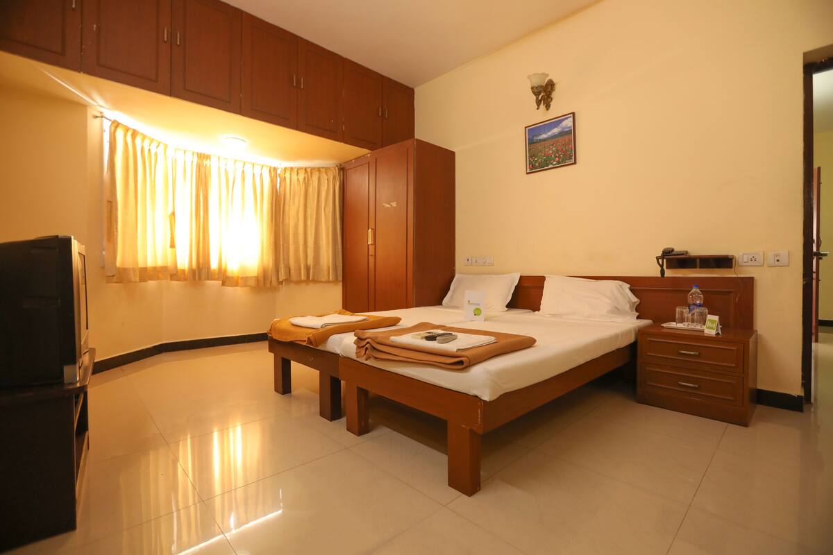 Egyptian cotton sheets, premium bedding, memory-foam beds, in-room safe