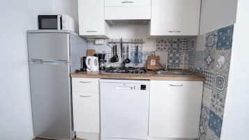Apartment, 1 Schlafzimmer, Erdgeschoss | Eigene Küche