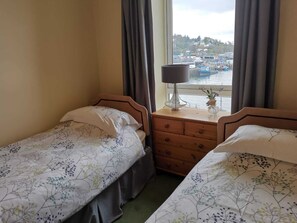 2 habitaciones, decoración personalizada y muebles diferentes