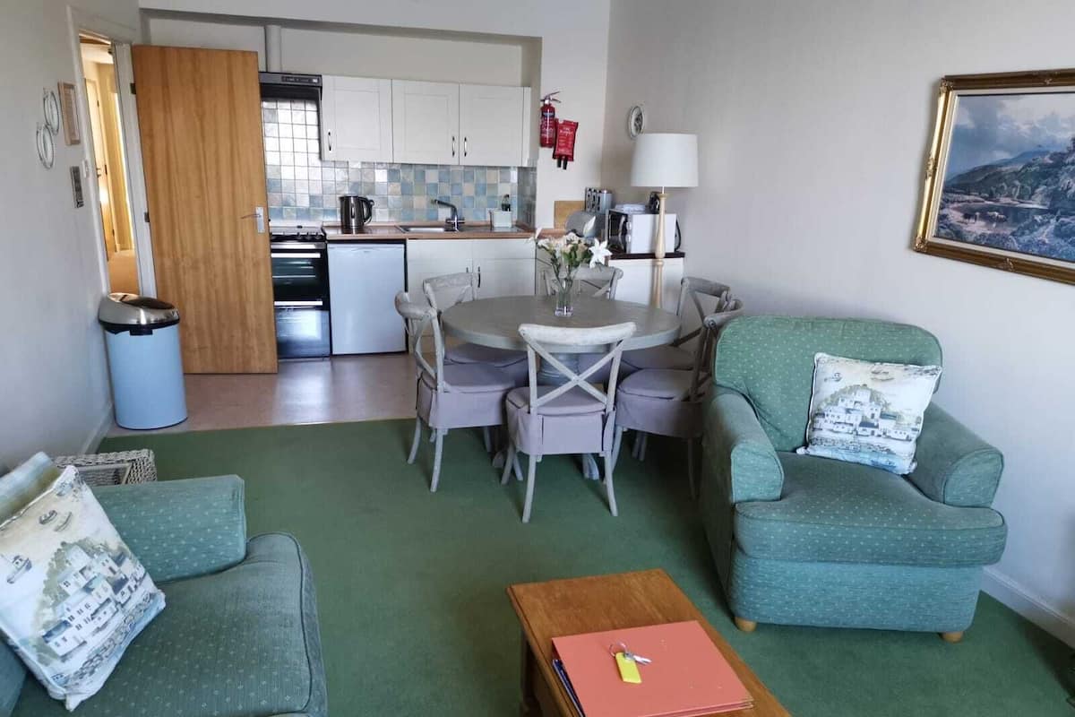 Apartment 2 | Living area | Flat-screen TV