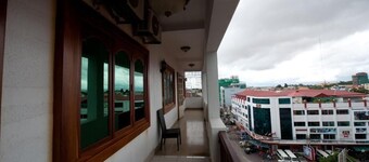 Wei Si Deng Hotel and Restaurant