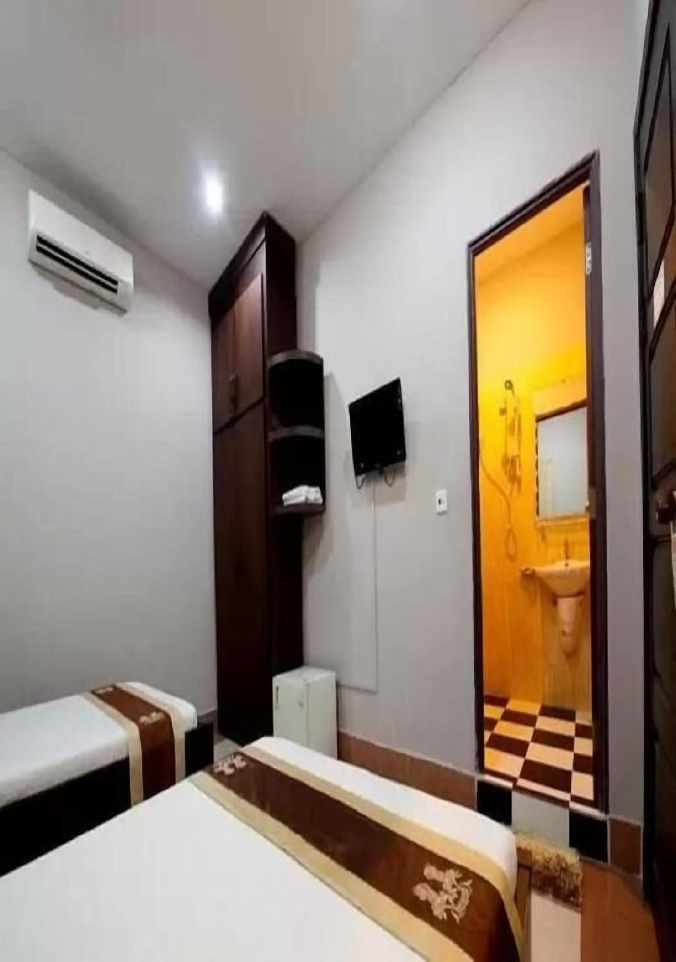 In-room safe, desk, blackout curtains, free WiFi
