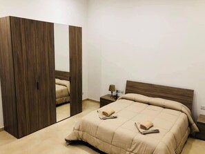 Free WiFi, bed sheets - O' Clock Bed and Breakfast (Sliema)