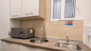 Shared kitchen - O' Clock Bed and Breakfast (Sliema)