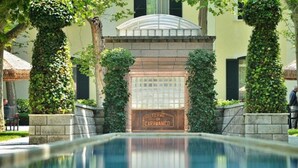 A pool area with a sign that reads "TERME CARAMANICO". - B &B Residence Armonia (Sulmona)
