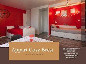 City Apartment, Private Bathroom, River View | Lounge