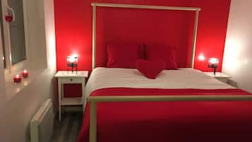 City Apartment, Private Bathroom, River View | 1 bedroom