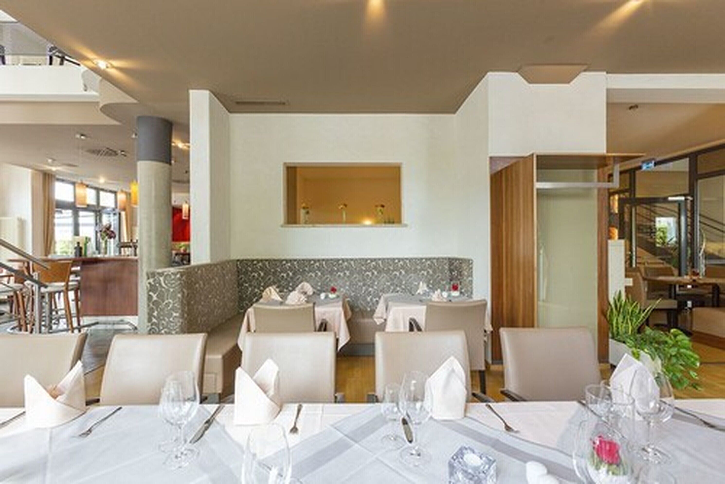 breakfast, lunch, dinner served; german cuisine