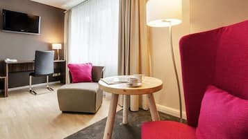 Junior-Suite | Wohnbereich | Flachbildfernseher